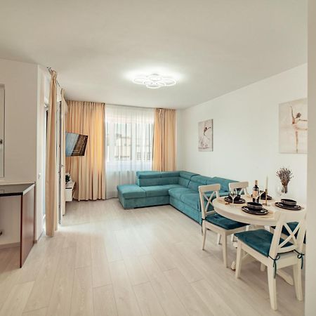 Cozy Apartments At Q Residence Palas Iasi Exterior foto